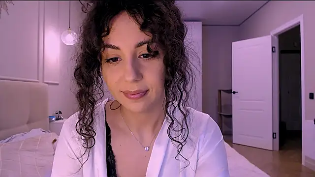 Snapshot of curly_jade_ chatting on 04-15-26, 04:58 curly jade online show from 04-15-26, 04:58
