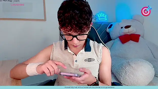 Snapshot of niico_prince chatting on 04-16-26, 08:31 niico prince online show from 04-16-26, 08:31