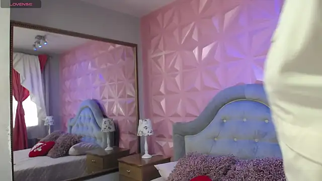 Scarlet Honey  online show from 03-26-26, 01:38