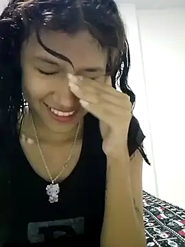 Yi Uzi online show from 05-15-26, 10:50