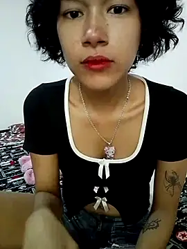 Yi Uzi online show from 06-29-26, 06:30