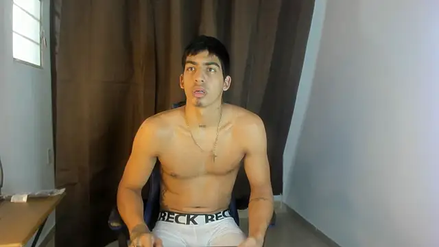 Milo LatinBoy online show from 04-13-26, 07:52