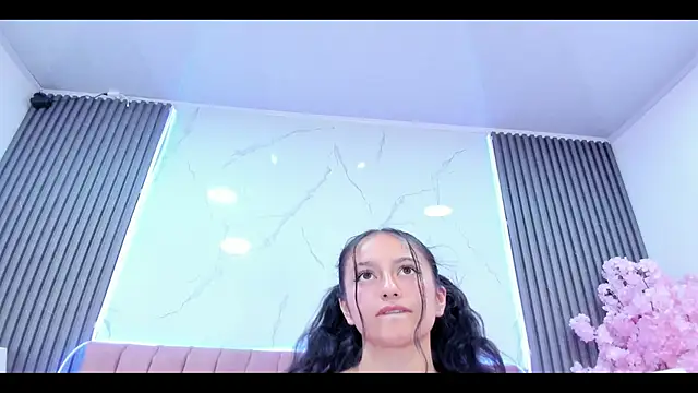 CharloteeTaylor online show from 04-14-26, 07:53