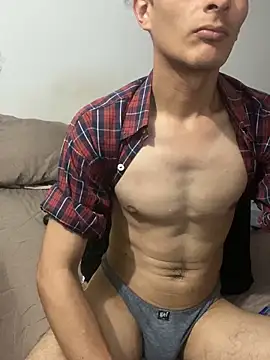 Snapshot of andrew2199 chatting on 03-27-26, 04:51 andrew2199 online show from 03-27-26, 04:51