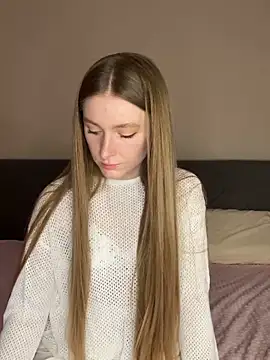 Snapshot of AliceVilliers chatting on 03-27-26, 06:51 AliceVilliers online show from 03-27-26, 06:51