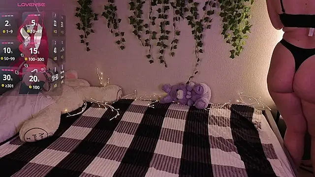 honey cherrry online show from 06-15-26, 01:52