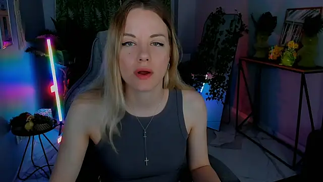 VireliaMoonfall online show from 06-16-26, 06:49