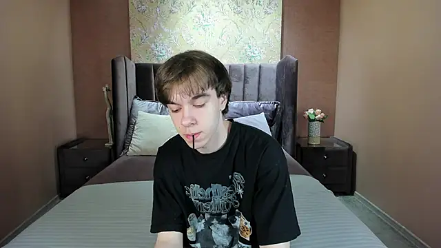 Snapshot of DaveBevy chatting on 05-27-26, 07:44 DaveBevy online show from 05-27-26, 07:44
