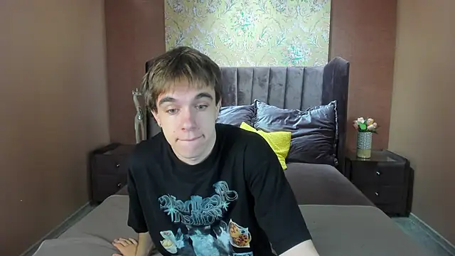 Snapshot of DaveBevy chatting on 06-11-26, 07:45 DaveBevy online show from 06-11-26, 07:45
