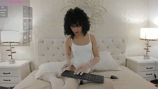 Julietta    online show from 05-12-26, 12:35
