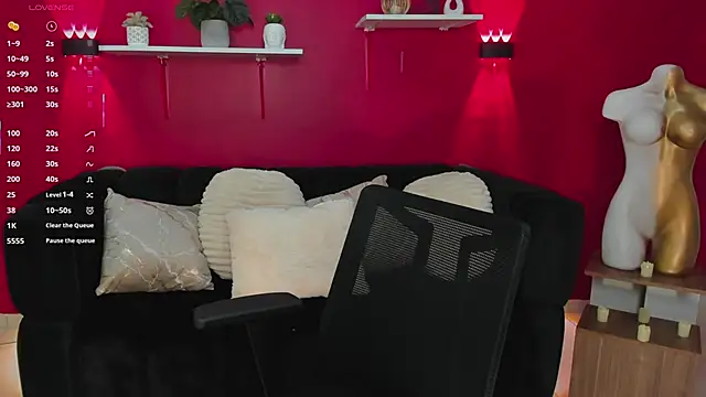 Snapshot of Sofia_Velvetx chatting on 04-24-26, 01:13 Sofia Velvetx online show from 04-24-26, 01:13