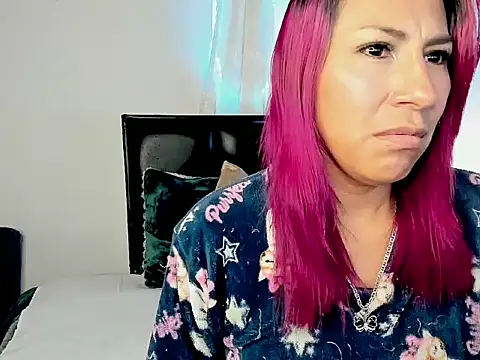 Snapshot of tatianabelli chatting on 04-15-26, 07:32 tatianabelli online show from 04-15-26, 07:32