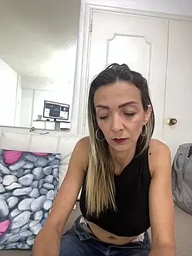AlanaBrunetteX X online show from 05-12-26, 10:51