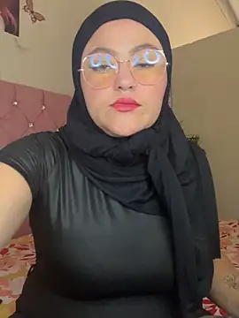 Snapshot of Marian_fadel chatting on 04-06-26, 02:18 Marian fadel online show from 04-06-26, 02:18