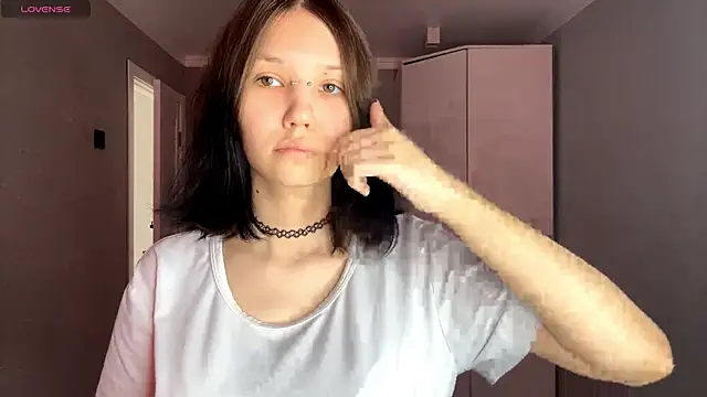 AmeliaMiotii online show from 04-18-26, 10:41