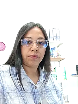 Snapshot of Violeta--7 chatting on 04-15-26, 01:40 Violeta--7 online show from 04-15-26, 01:40
