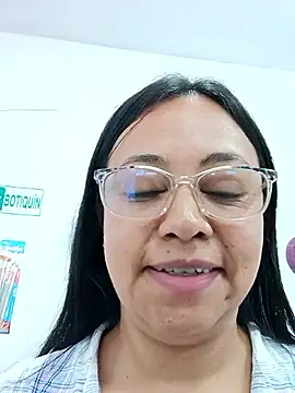 Snapshot of Violeta--7 chatting on 04-15-26, 07:58 Violeta--7 online show from 04-15-26, 07:58