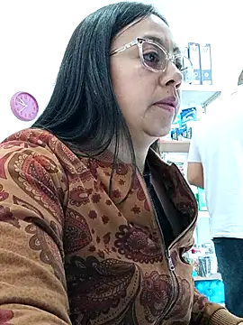 Snapshot of Violeta--7 chatting on 04-16-26, 02:51 Violeta--7 online show from 04-16-26, 02:51