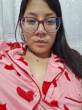 Snapshot of rouse__red chatting on 04-25-26, 06:05 rouse red online show from 04-25-26, 06:05