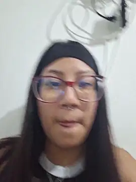 Snapshot of rouse__red chatting on 05-02-26, 11:10 rouse red online show from 05-02-26, 11:10