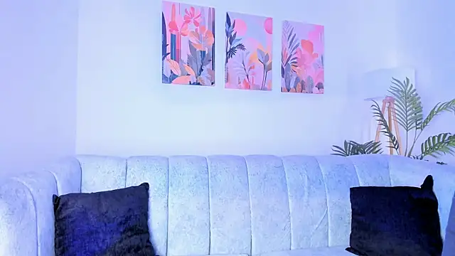 Velvet Noir  online show from 06-30-26, 11:44