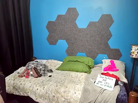 MachoPutito online show from 12-18-25, 03:23