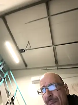 TavoEskort123 online show from 04-25-26, 01:52