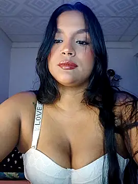 Kim roussee online show from 04-17-26, 05:43