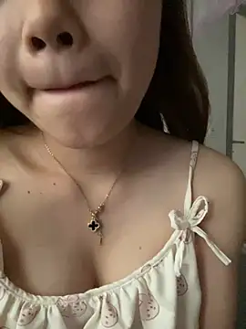 Snapshot of -Vaci- chatting on 05-28-26, 05:38 -Vaci- online show from 05-28-26, 05:38