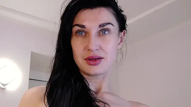 AriannaCruise online show from 04-18-26, 05:44
