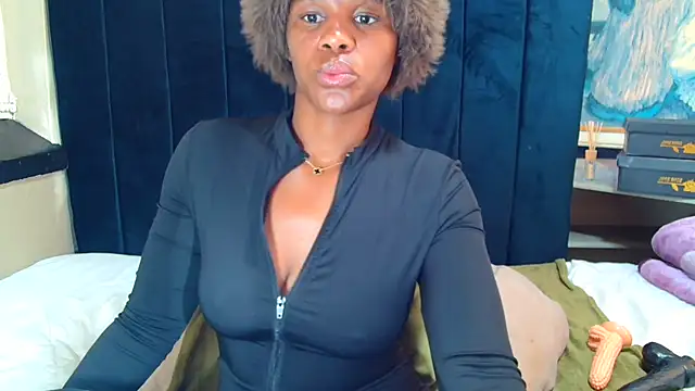 CaramelCandyxx online show from 07-03-26, 06:09