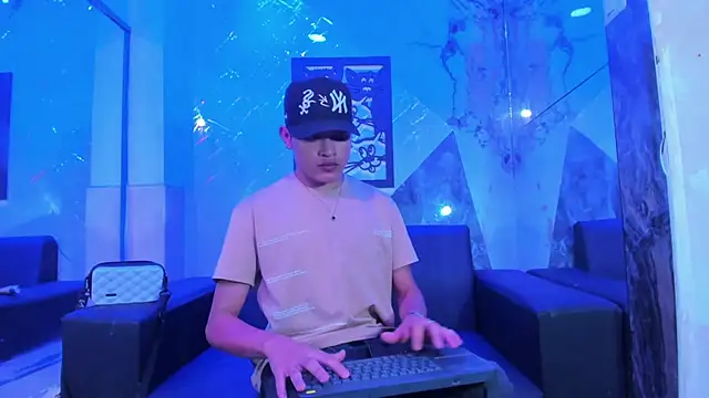 Robert smith26 online show from 04-17-26, 12:30