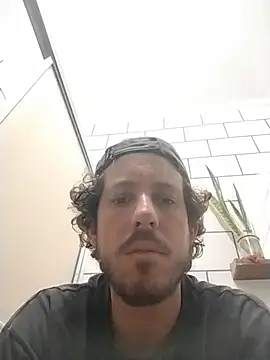 Surfista0012 online show from 07-15-26, 09:25