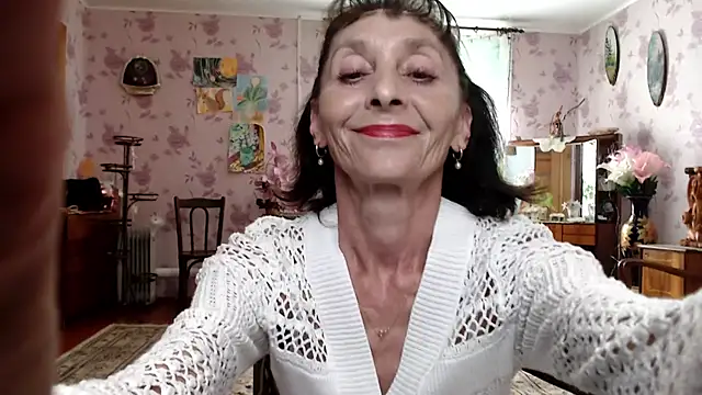 Snapshot of Shooting-Star- chatting on 05-24-26, 03:06 Shooting-Star- online show from 05-24-26, 03:06
