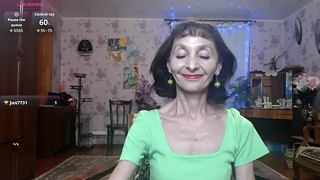 Snapshot of Shooting-Star- chatting on 05-28-26, 07:11 Shooting-Star- online show from 05-28-26, 07:11
