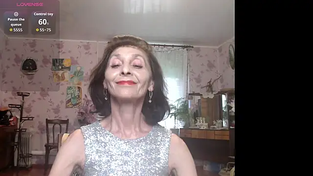 Snapshot of Shooting-Star- chatting on 06-12-26, 04:06 Shooting-Star- online show from 06-12-26, 04:06