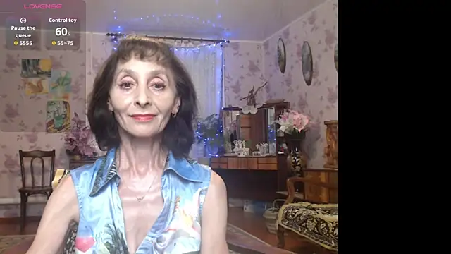 Snapshot of Shooting-Star- chatting on 06-13-26, 05:44 Shooting-Star- online show from 06-13-26, 05:44