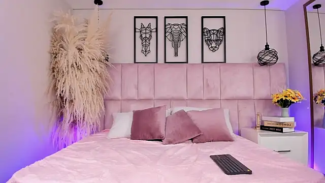 Snapshot of Iam_yuls_ chatting on 04-08-26, 03:17 Iam yuls online show from 04-08-26, 03:17