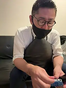 Snapshot of RYUICHI_1919 chatting on 05-28-26, 10:45 RYUICHI 1919 online show from 05-28-26, 10:45