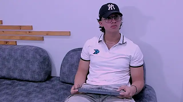 axxel body online show from 03-28-26, 08:41