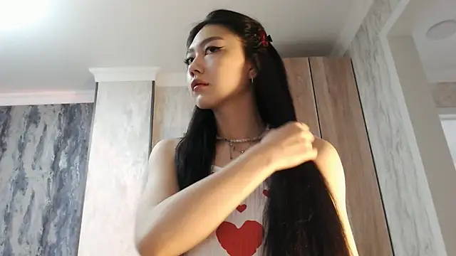 Snapshot of SecretTiny chatting on 04-11-26, 01:32 SecretTiny online show from 04-11-26, 01:32