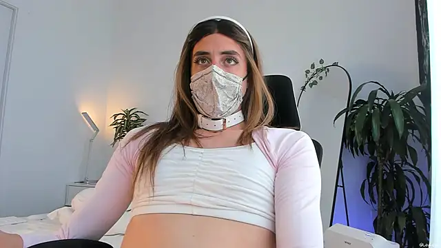 LilyReina online show from 04-22-26, 06:20