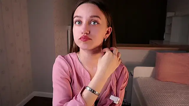 Snapshot of sinfulThea chatting on 05-11-26, 11:27 sinfulThea online show from 05-11-26, 11:27