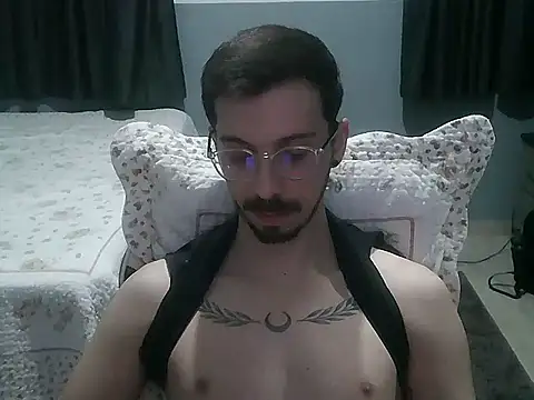 Snapshot of magrinhosafe1 chatting on 07-05-26, 02:13 magrinhosafe1 online show from 07-05-26, 02:13
