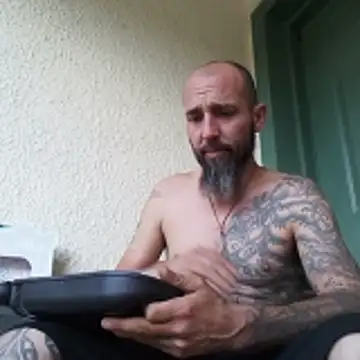 tainted95 online show from 04-23-26, 07:49
