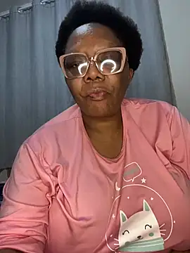 BoobsQueeen online show from 07-17-26, 01:56