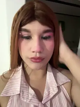 Snapshot of Cata_deoun chatting on 04-22-26, 01:41 Cata deoun online show from 04-22-26, 01:41