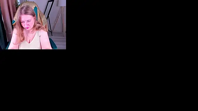 Snapshot of CleoXotie chatting on 06-04-26, 01:11 CleoXotie online show from 06-04-26, 01:11