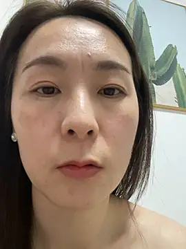 Snapshot of you-520 chatting on 04-15-26, 10:11 you-520 online show from 04-15-26, 10:11