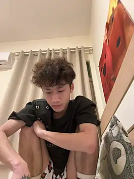 sexyboy-3525 online show from 04-17-26, 01:25